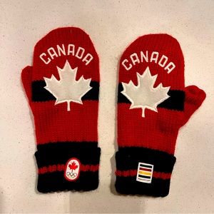 Hudson’s Bay Canada Olympics Mittens / Gloves Size Small